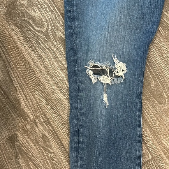 EUC Good American Good Legs High Rise Crop Distressed Size 12/31 style GLCNF73IT - Picture 5 of 10